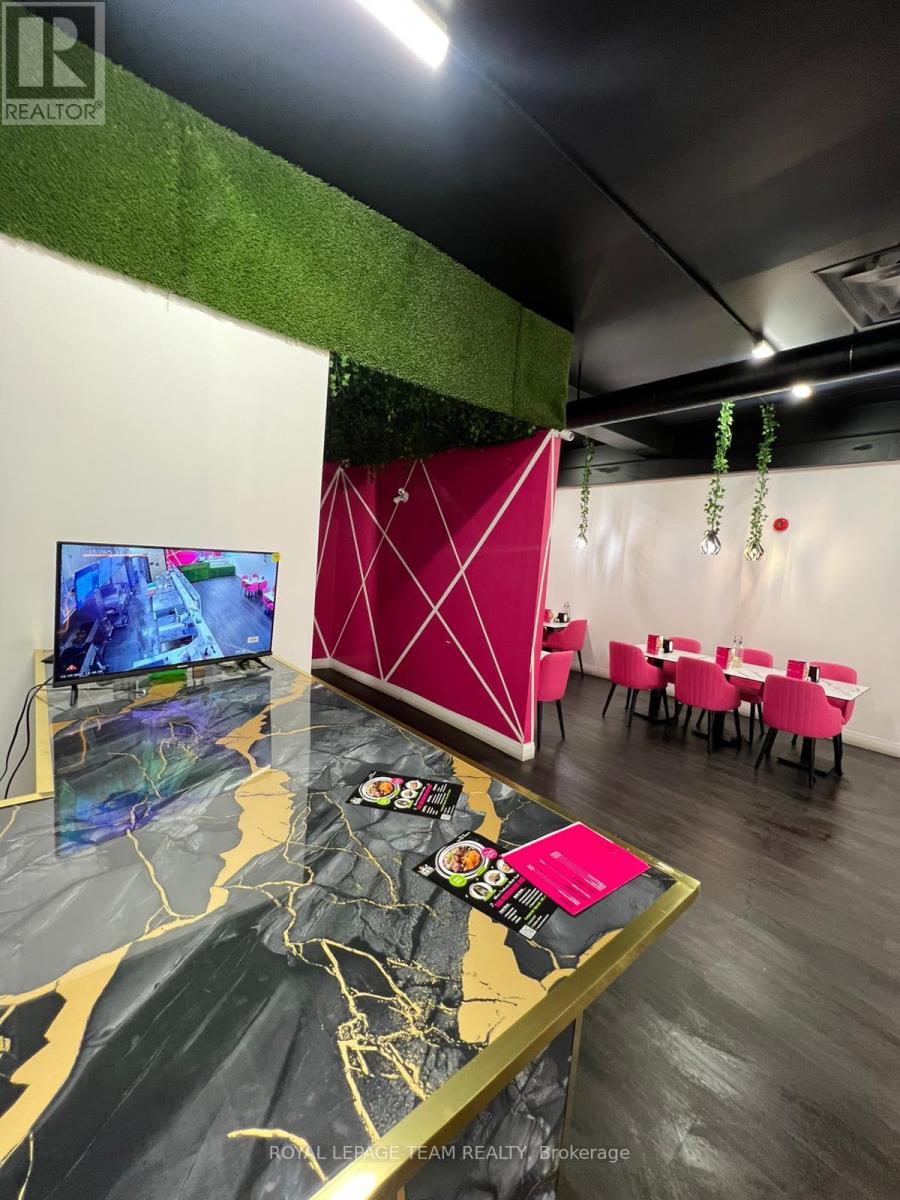 228 Bank Street, Ottawa, Ontario  K2P 1X1 - Photo 16 - X12665672