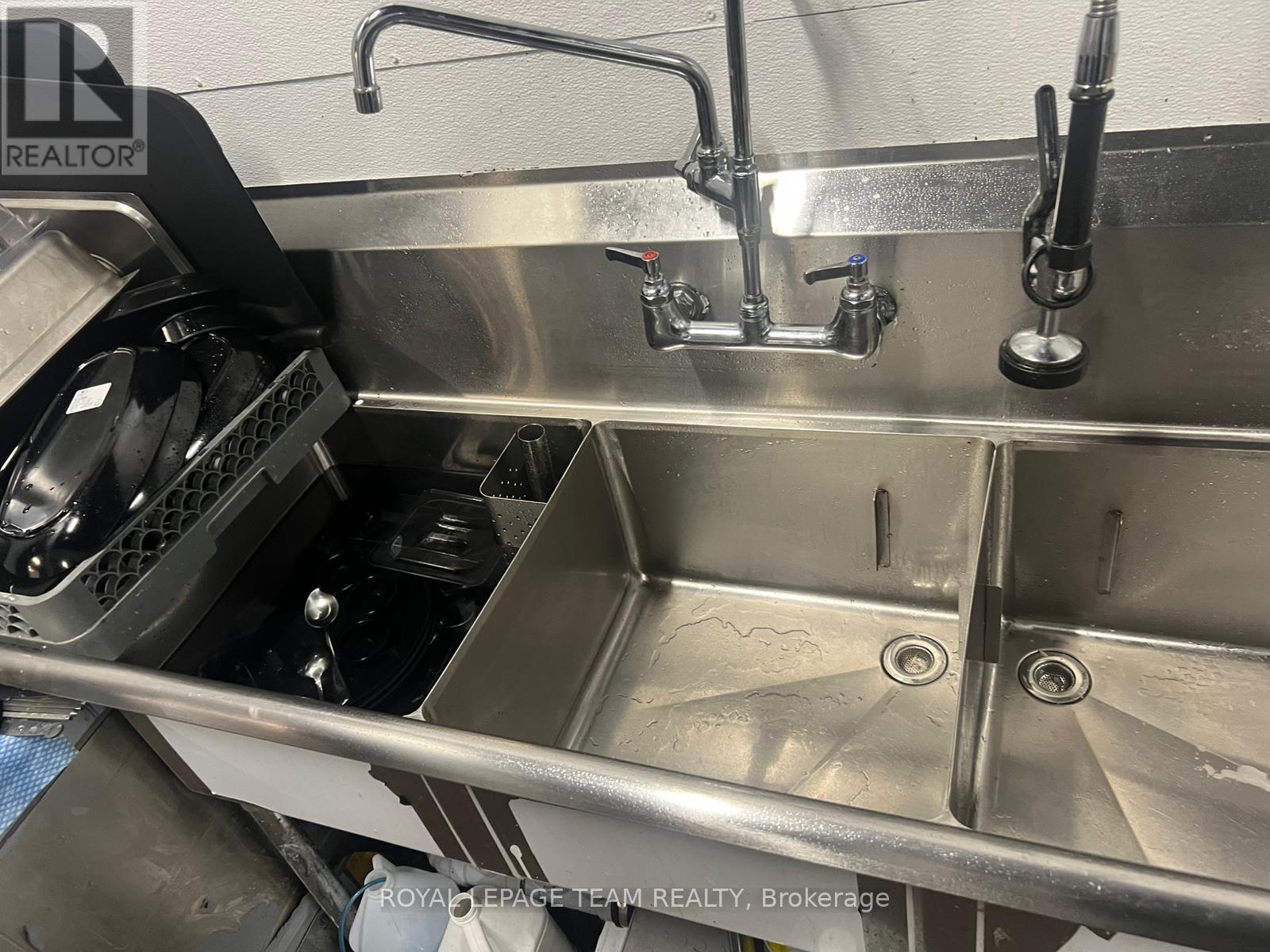 228 Bank Street, Ottawa, Ontario  K2P 1X1 - Photo 18 - X12665672