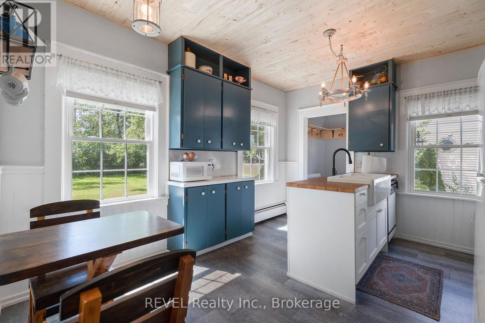 166 North Street N, Fort Erie, Ontario  L2A 3R7 - Photo 10 - X12665498