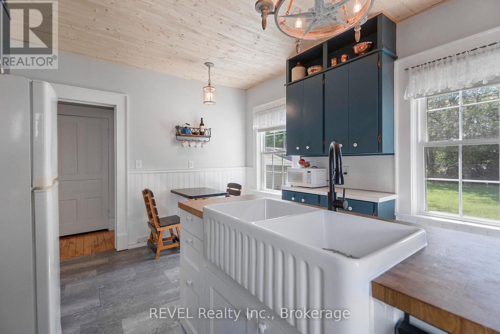 166 North Street N, Fort Erie, Ontario  L2A 3R7 - Photo 11 - X12665498