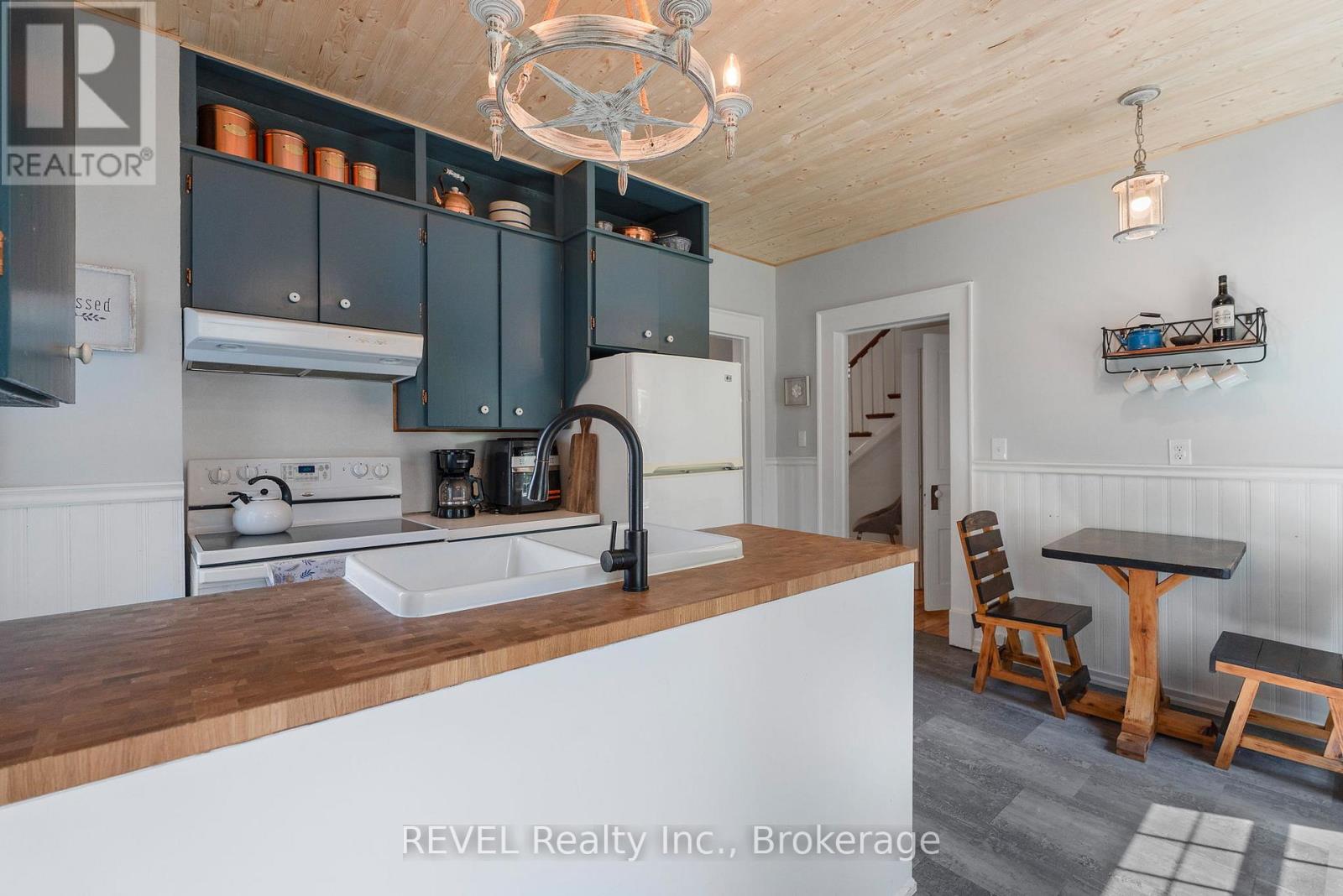 166 North Street N, Fort Erie, Ontario  L2A 3R7 - Photo 12 - X12665498