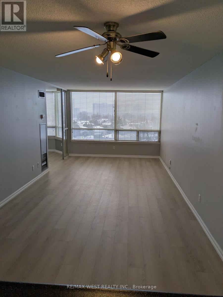 702 - 1121 Steeles Avenue W, Toronto, Ontario  M2R 3W7 - Photo 3 - C12665374