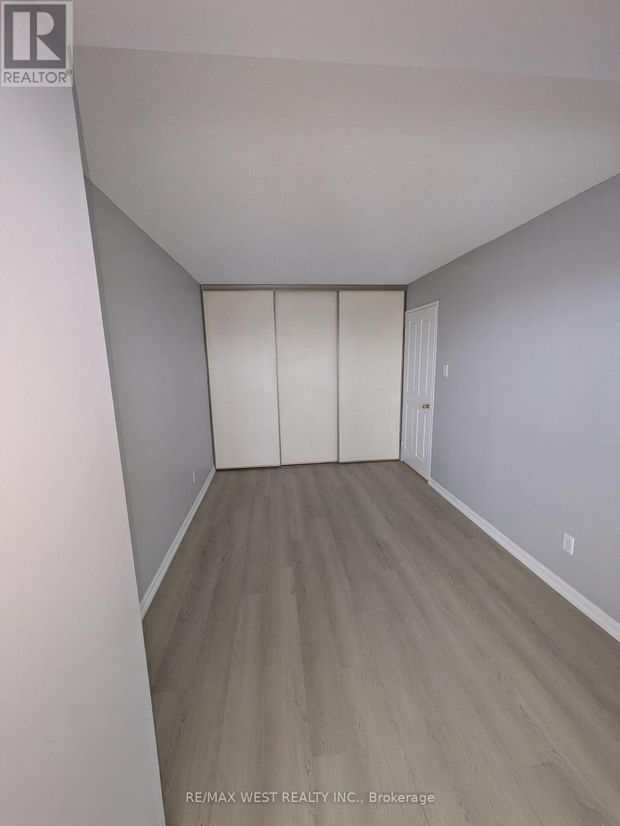 702 - 1121 Steeles Avenue W, Toronto, Ontario  M2R 3W7 - Photo 9 - C12665374