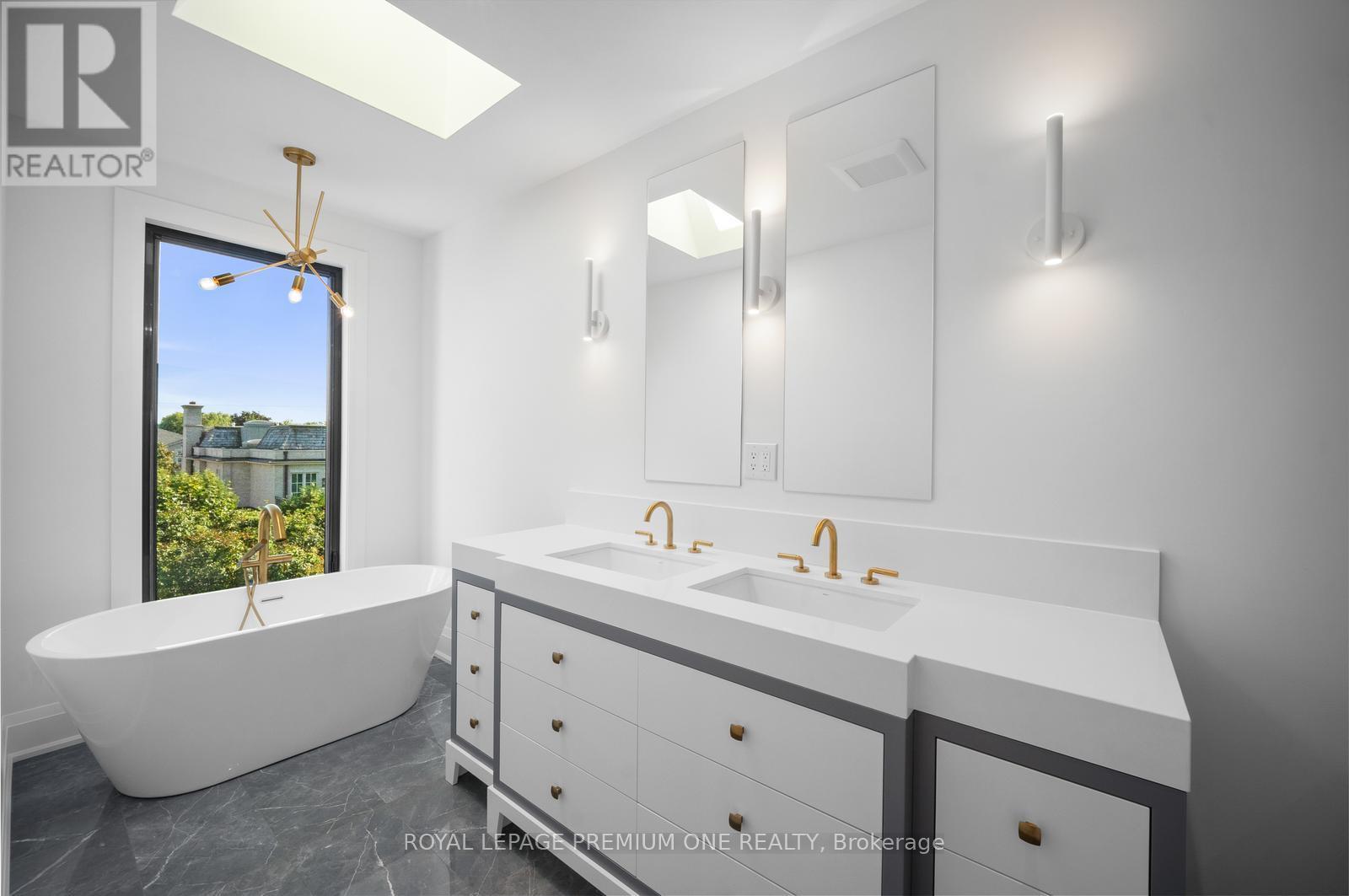 683 Glencairn Avenue, Toronto, Ontario  M6B 1Z8 - Photo 14 - C12665376