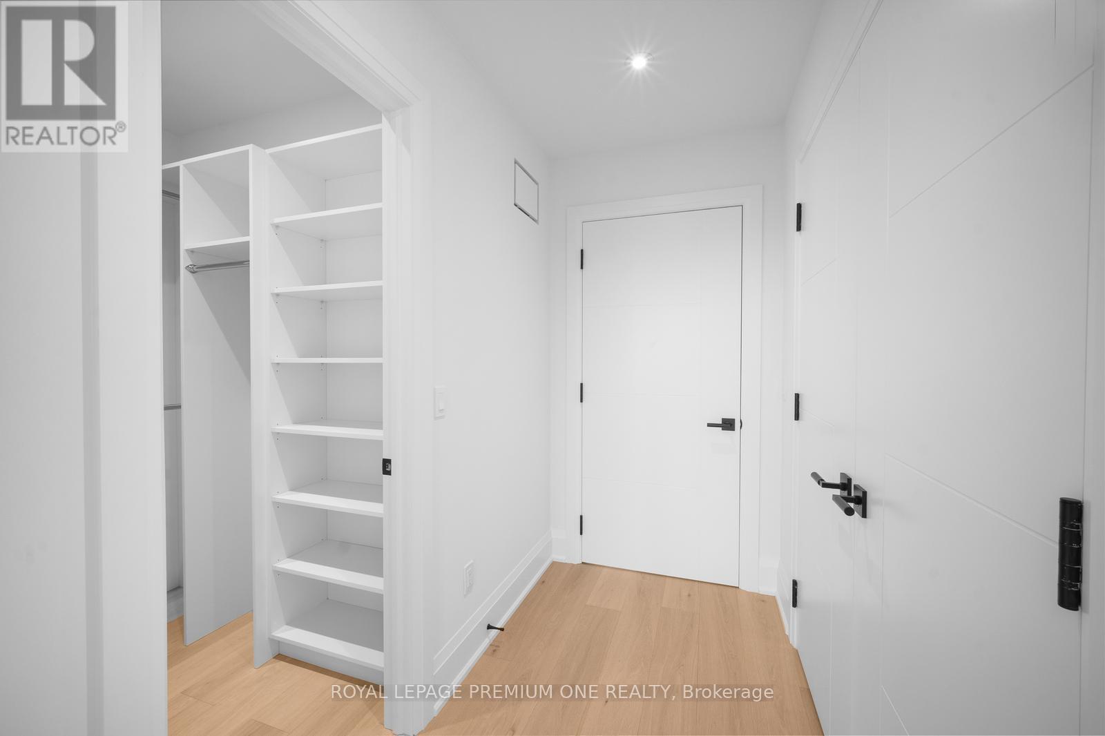 683 Glencairn Avenue, Toronto, Ontario  M6B 1Z8 - Photo 16 - C12665376