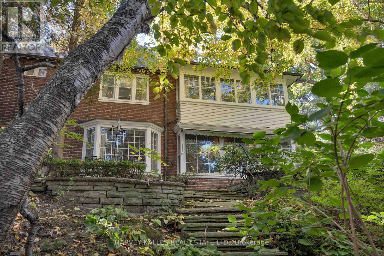 7 Beaumont Road, Toronto, Ontario  M4W 1V4 - Photo 17 - C12665410