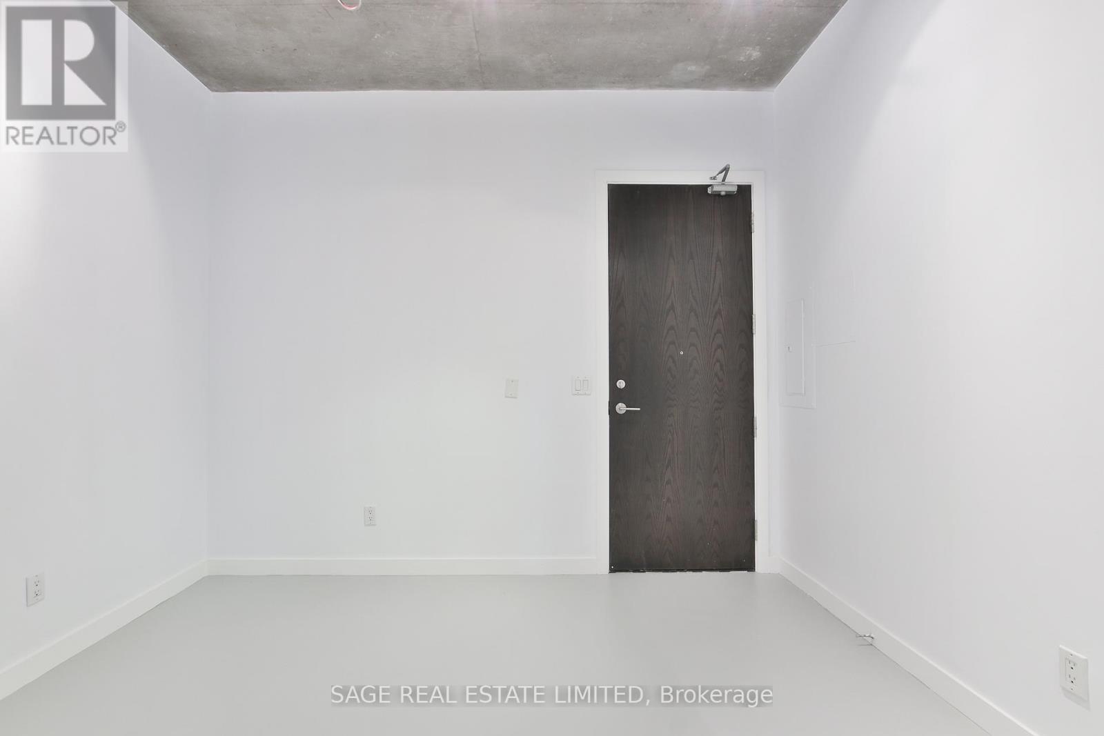 711 - 23 Brant Street, Toronto, Ontario  M5V 2L5 - Photo 3 - C12665414