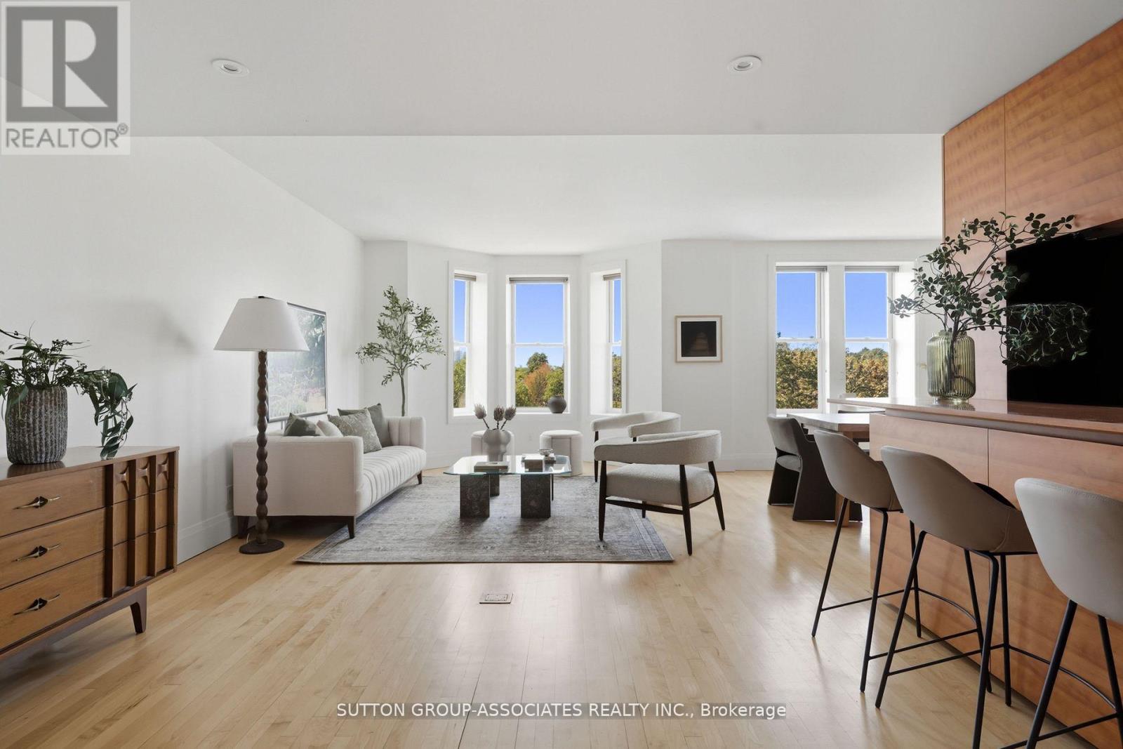 408 - 385 BRUNSWICK AVENUE, Toronto, Ontario