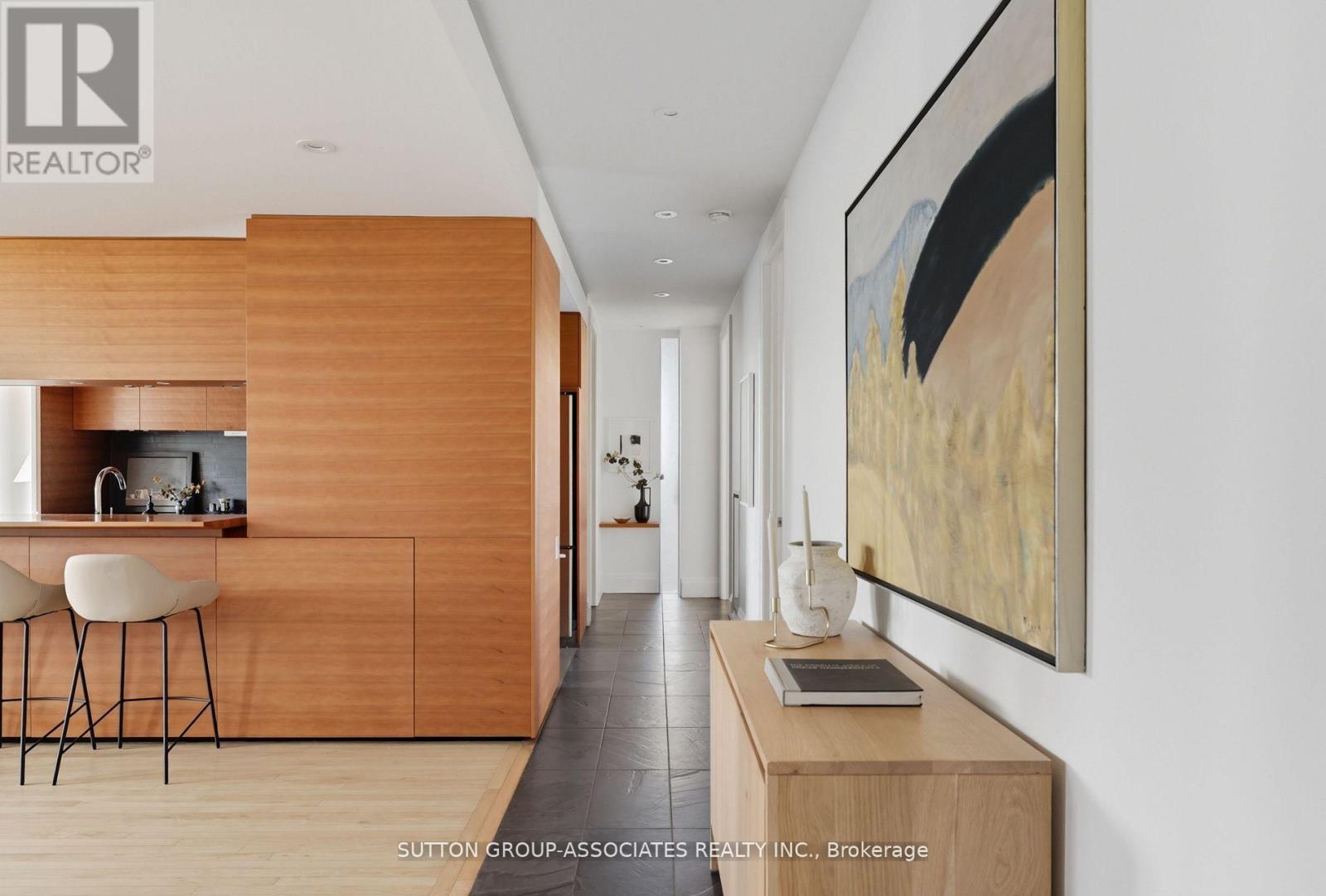 408 - 385 Brunswick Avenue, Toronto, Ontario  M5R 3R1 - Photo 4 - C12665582