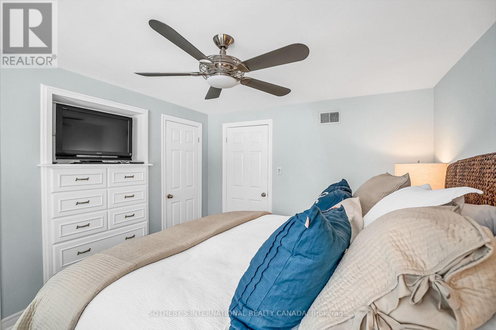 15 Addison Crescent, Toronto, Ontario  M3B 1K7 - Photo 19 - C12665592