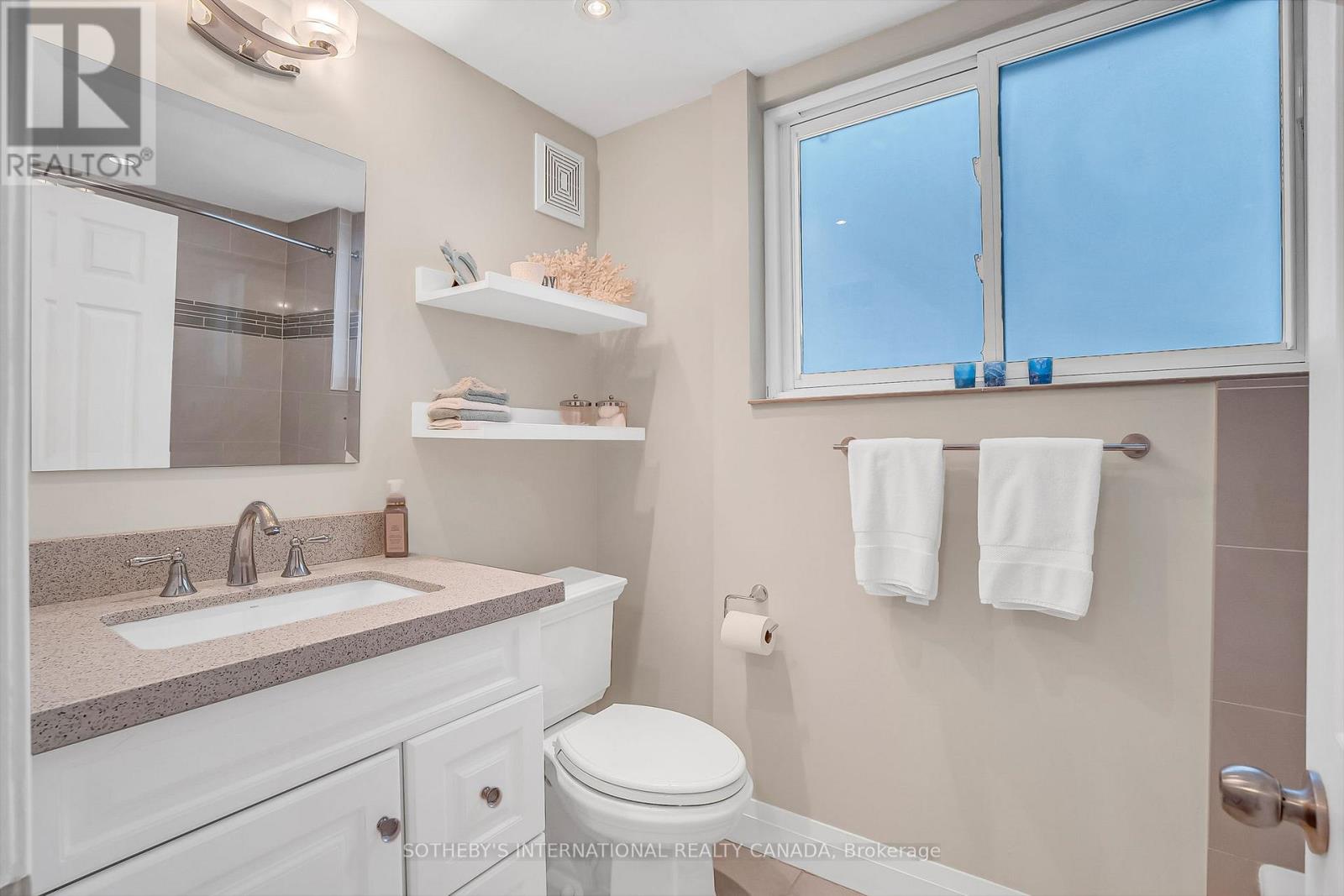 15 Addison Crescent, Toronto, Ontario  M3B 1K7 - Photo 25 - C12665592