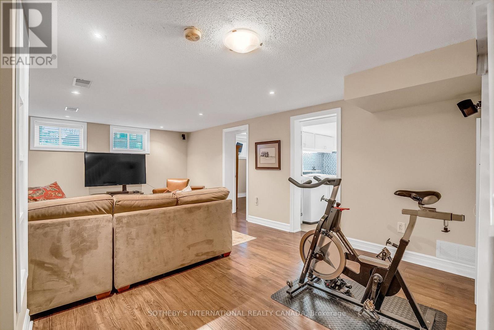 15 Addison Crescent, Toronto, Ontario  M3B 1K7 - Photo 26 - C12665592