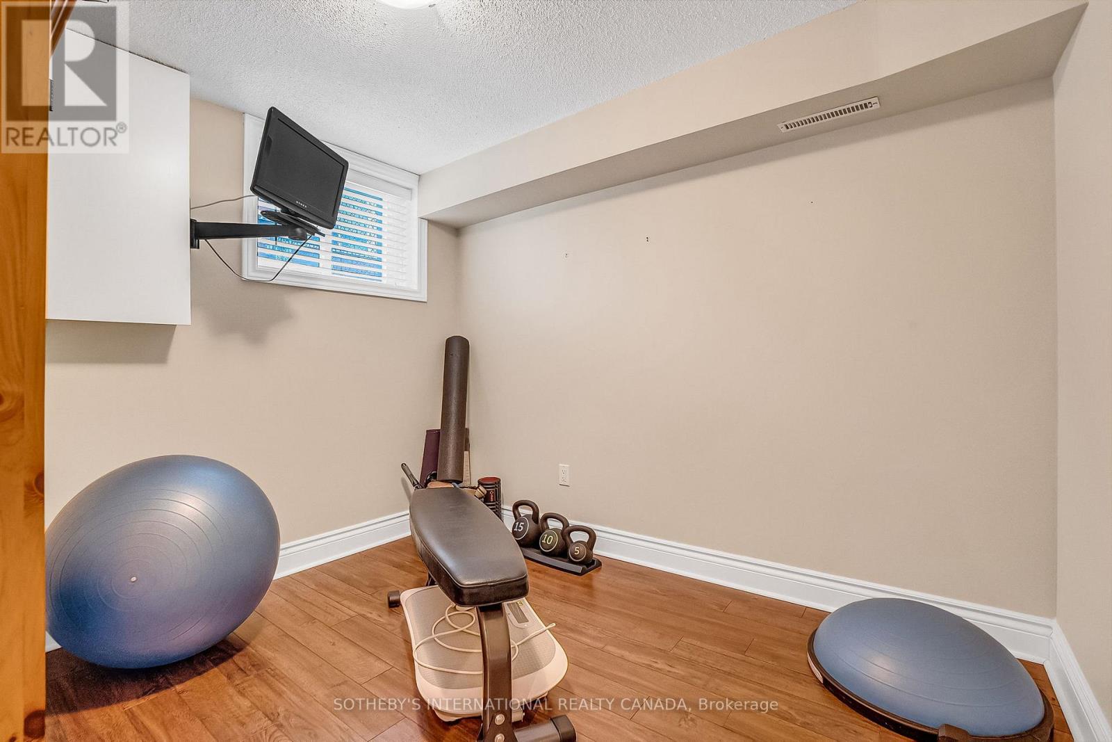 15 Addison Crescent, Toronto, Ontario  M3B 1K7 - Photo 29 - C12665592