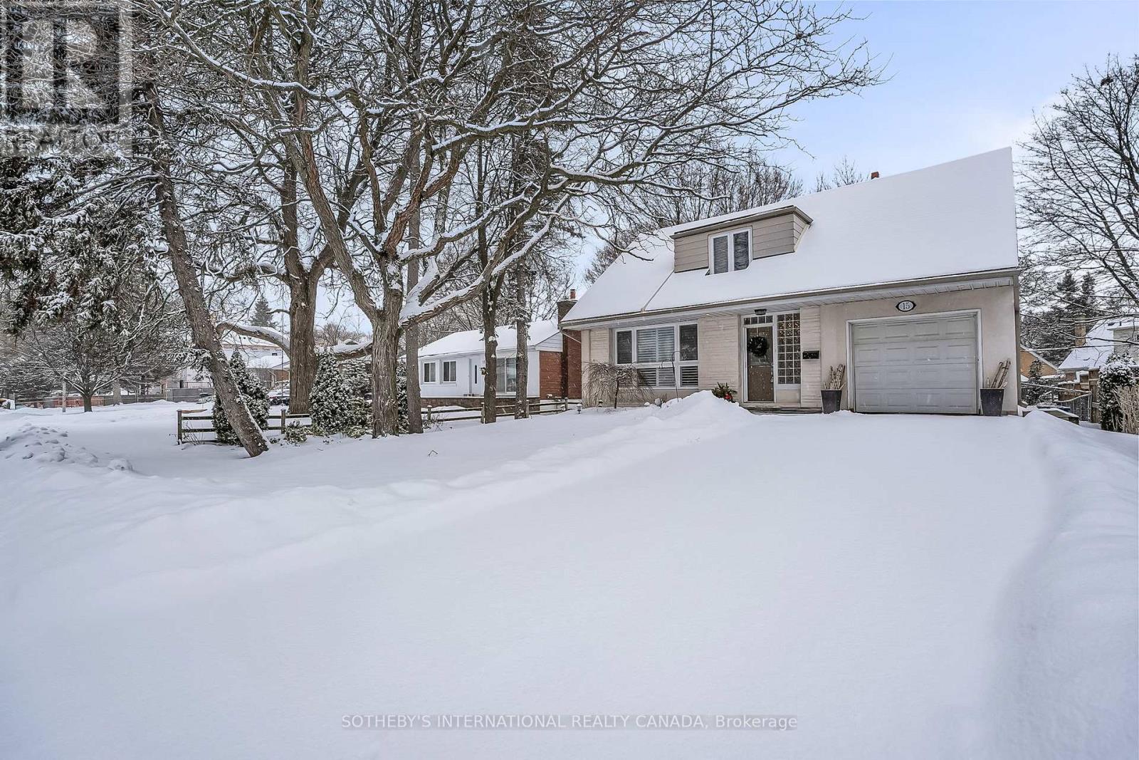 15 Addison Crescent, Toronto, Ontario  M3B 1K7 - Photo 3 - C12665592