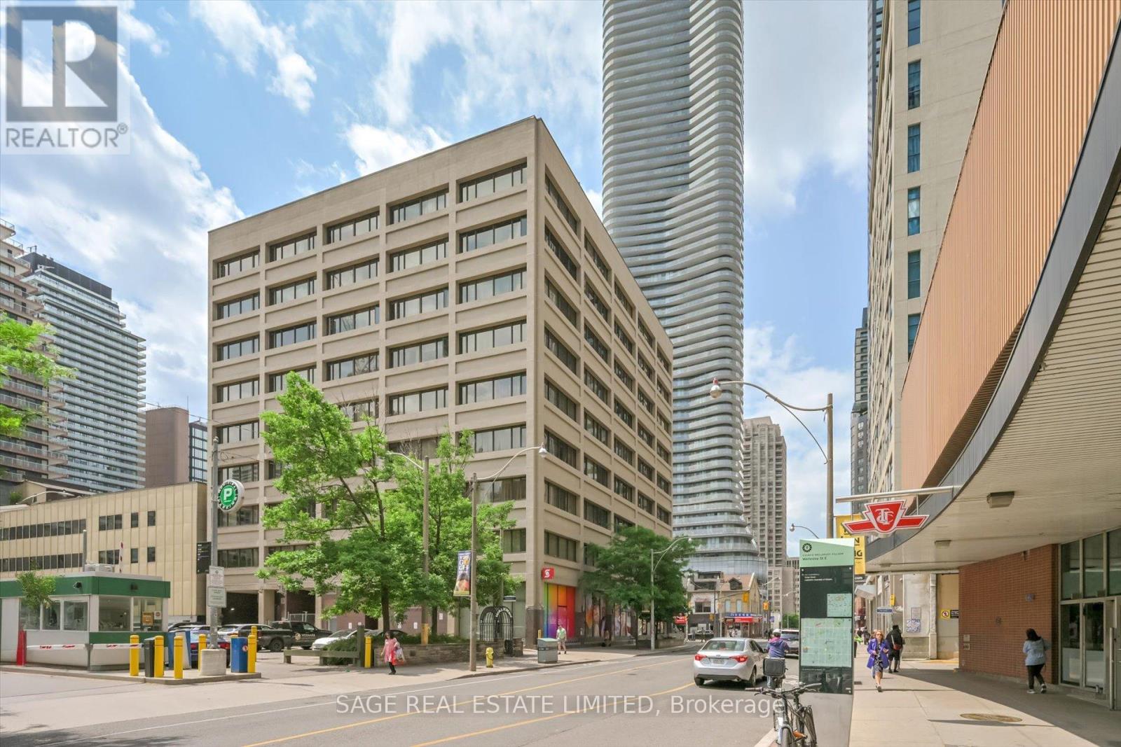 413 - 555 YONGE STREET, Toronto, Ontario