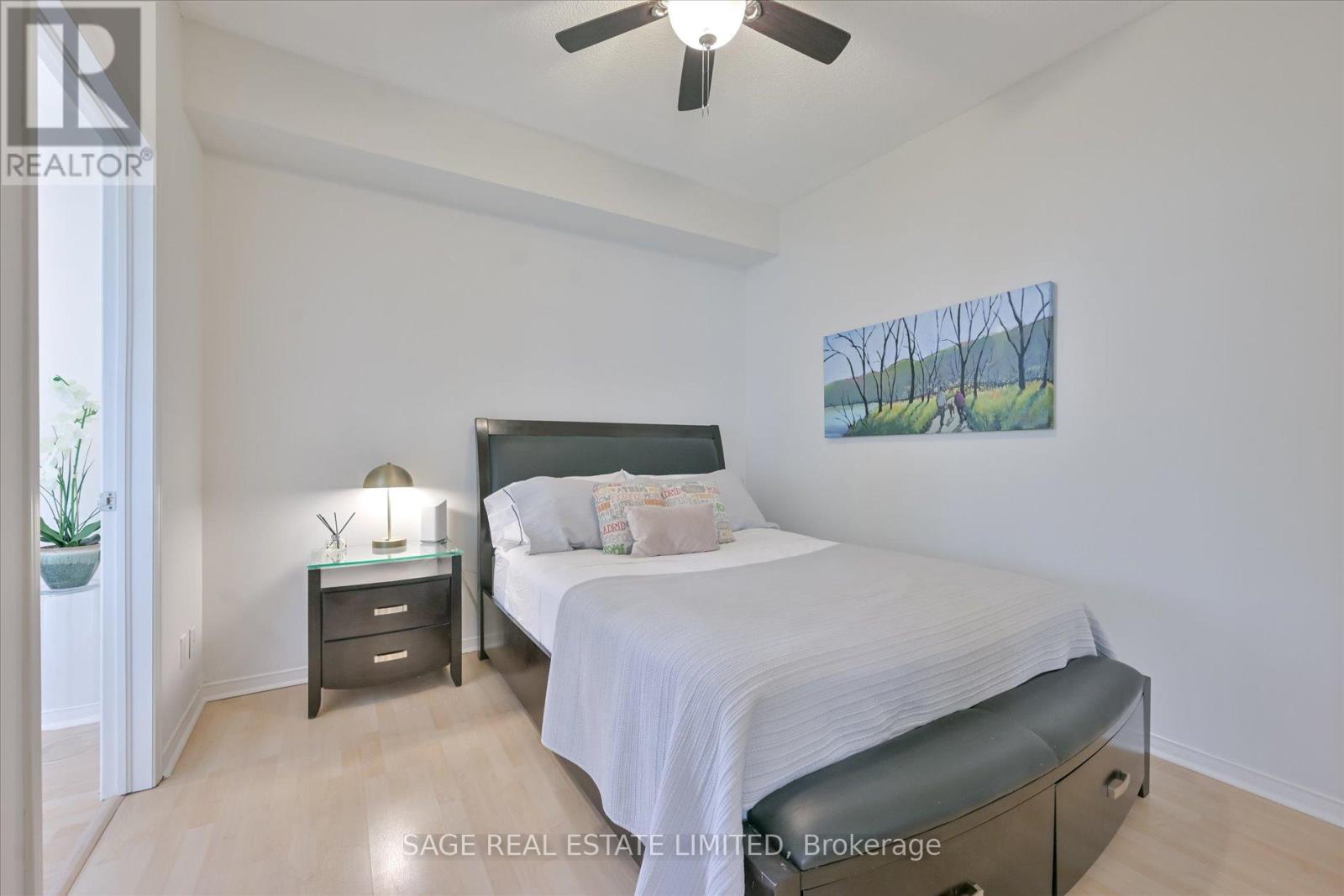 413 - 555 Yonge Street, Toronto, Ontario  M4Y 3A6 - Photo 19 - C12665606