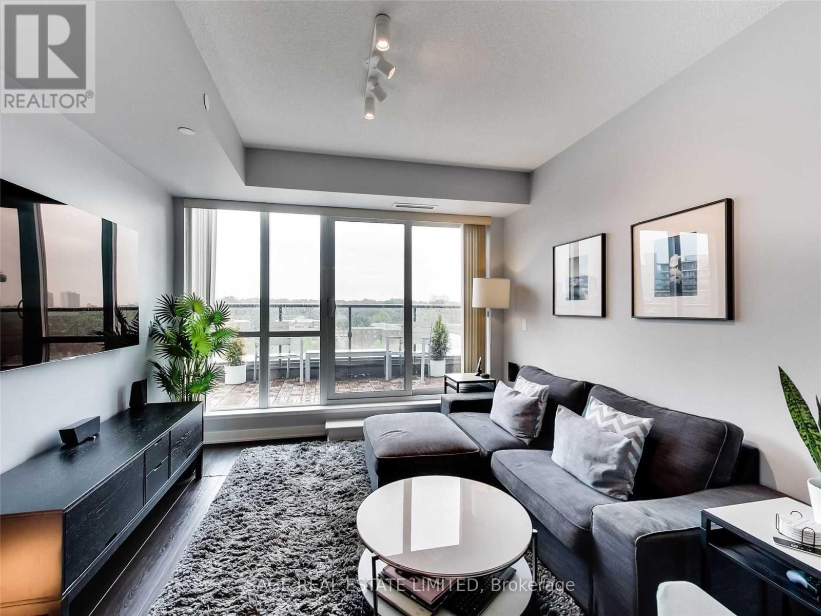 816 - 170 SUMACH STREET, Toronto, Ontario