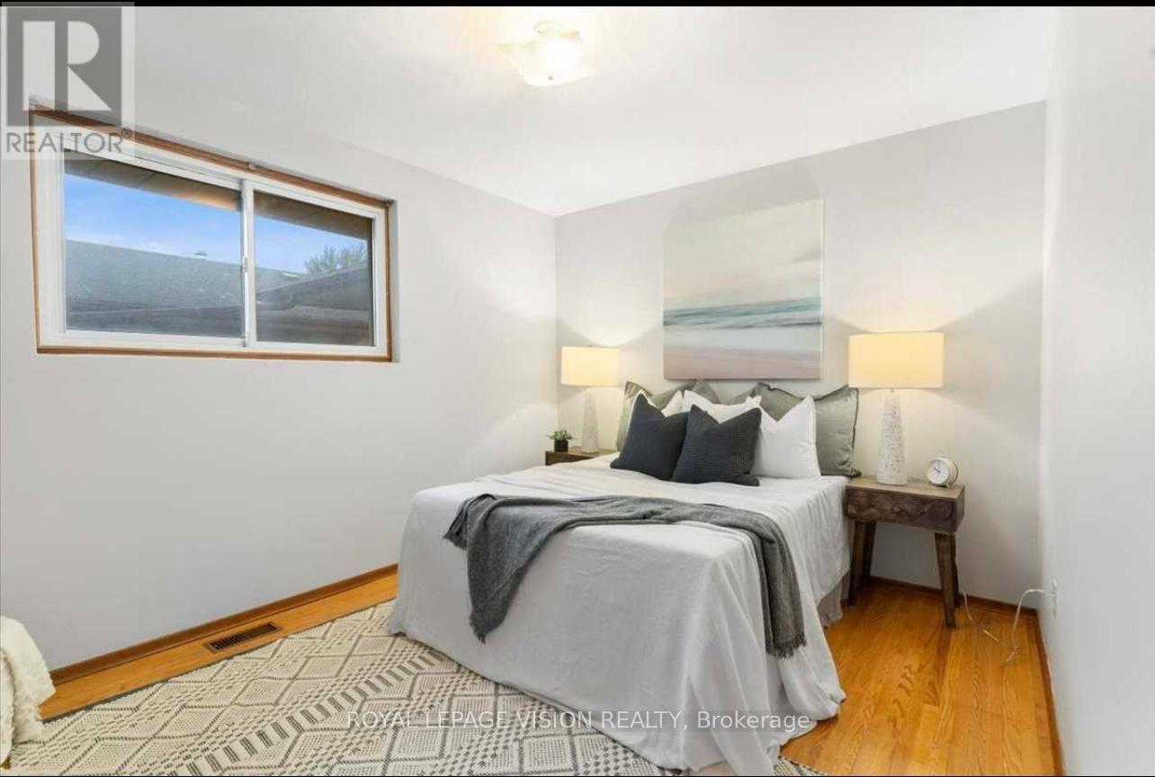 Upper - 387 Fairlawn Street, Oshawa (Mclaughlin), Ontario  L1J 4R2 - Photo 11 - E12665416