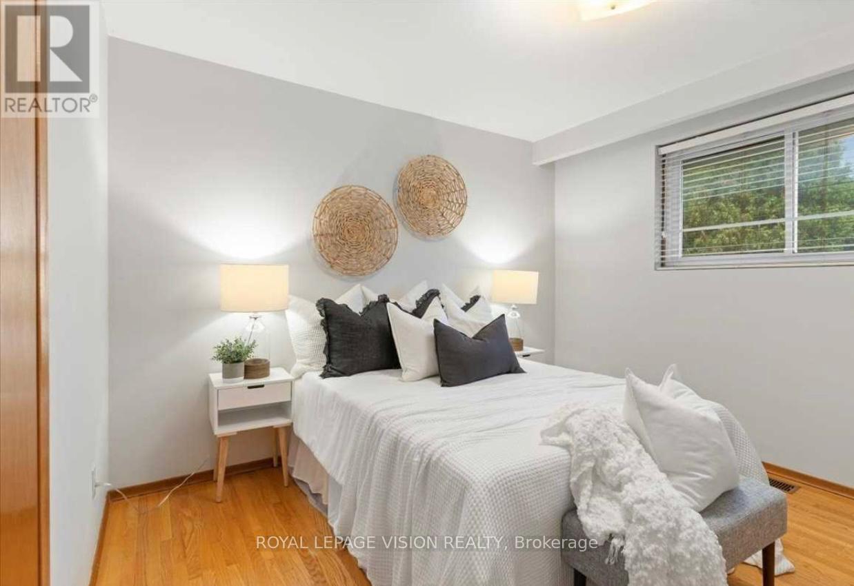 Upper - 387 Fairlawn Street, Oshawa (Mclaughlin), Ontario  L1J 4R2 - Photo 13 - E12665416