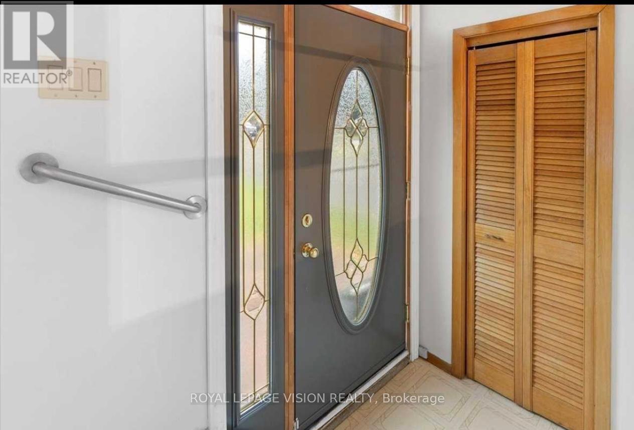 Upper - 387 Fairlawn Street, Oshawa (Mclaughlin), Ontario  L1J 4R2 - Photo 15 - E12665416