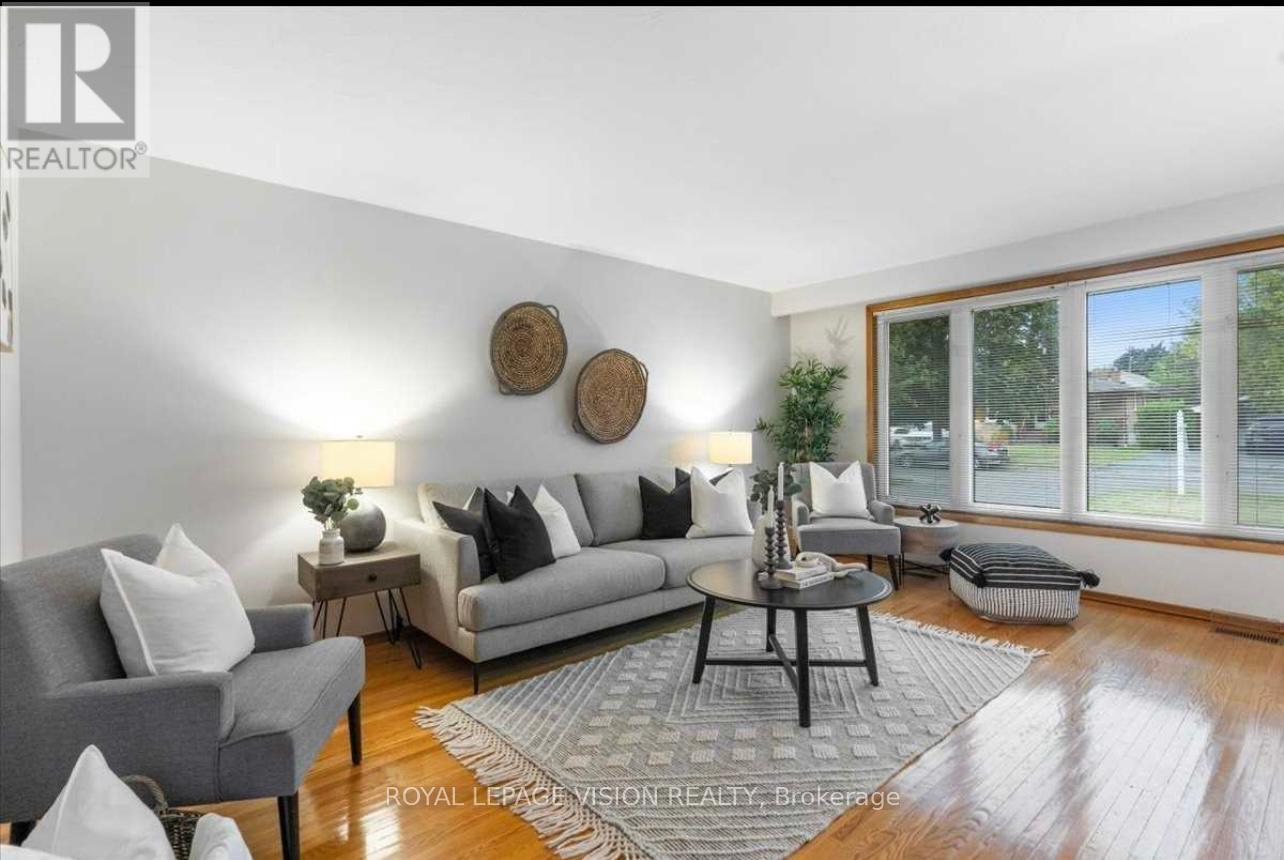 Upper - 387 Fairlawn Street, Oshawa (Mclaughlin), Ontario  L1J 4R2 - Photo 3 - E12665416