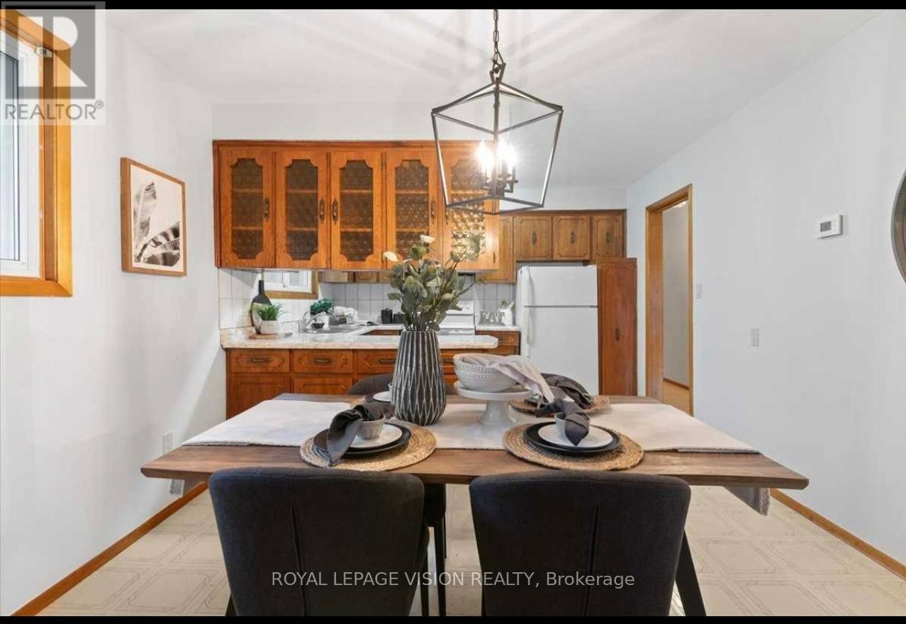 Upper - 387 Fairlawn Street, Oshawa (Mclaughlin), Ontario  L1J 4R2 - Photo 7 - E12665416