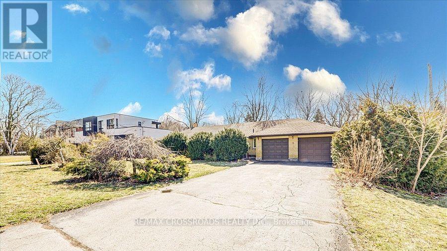 5 BALCARRA AVENUE, Toronto, Ontario