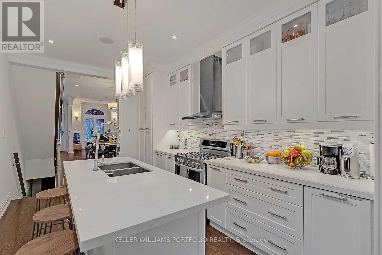 40 Grant Street, Toronto, Ontario  M4M 2H5 - Photo 13 - E12665430