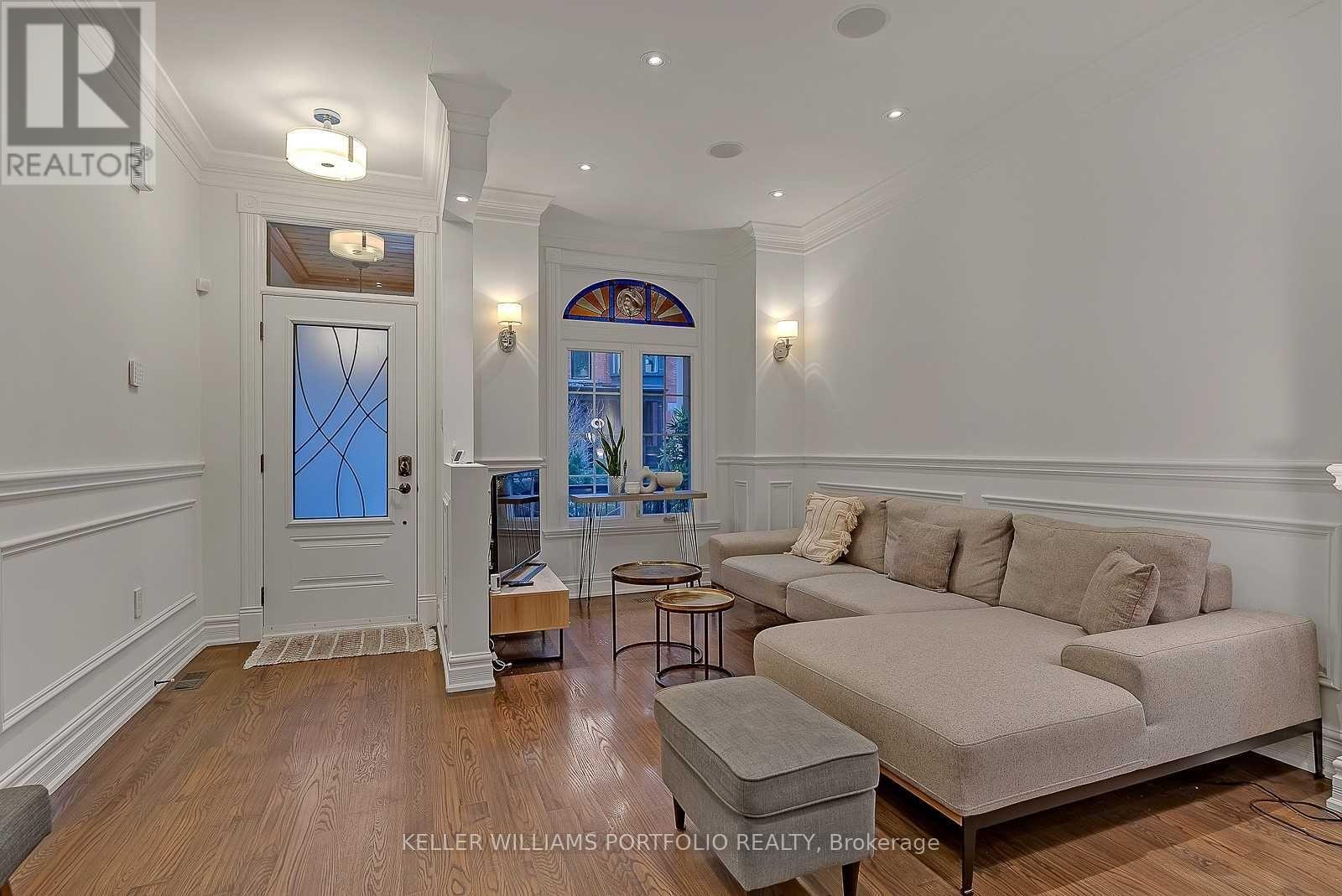 40 Grant Street, Toronto, Ontario  M4M 2H5 - Photo 5 - E12665430