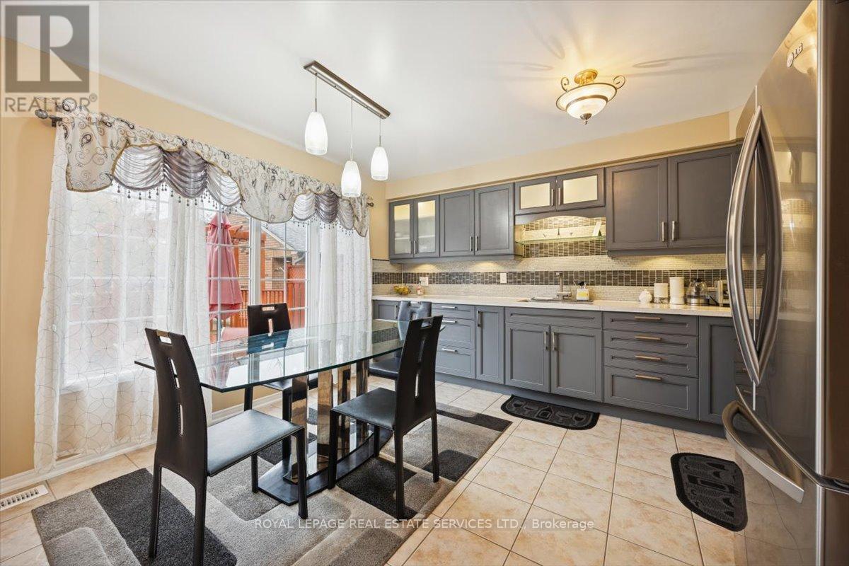 46 Georgina Gate, Toronto, Ontario  M1L 4T9 - Photo 7 - E12665448