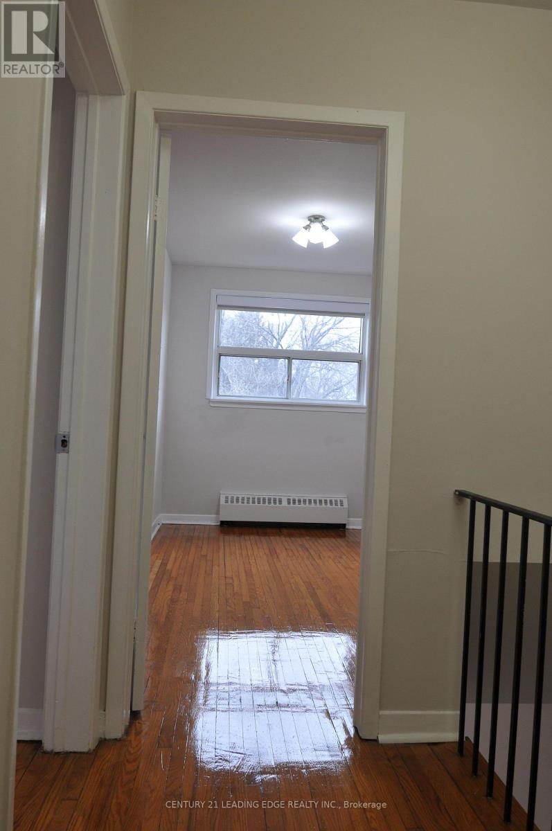 B - 1013 Pape Avenue, Toronto, Ontario  M4K 3V8 - Photo 11 - E12665508