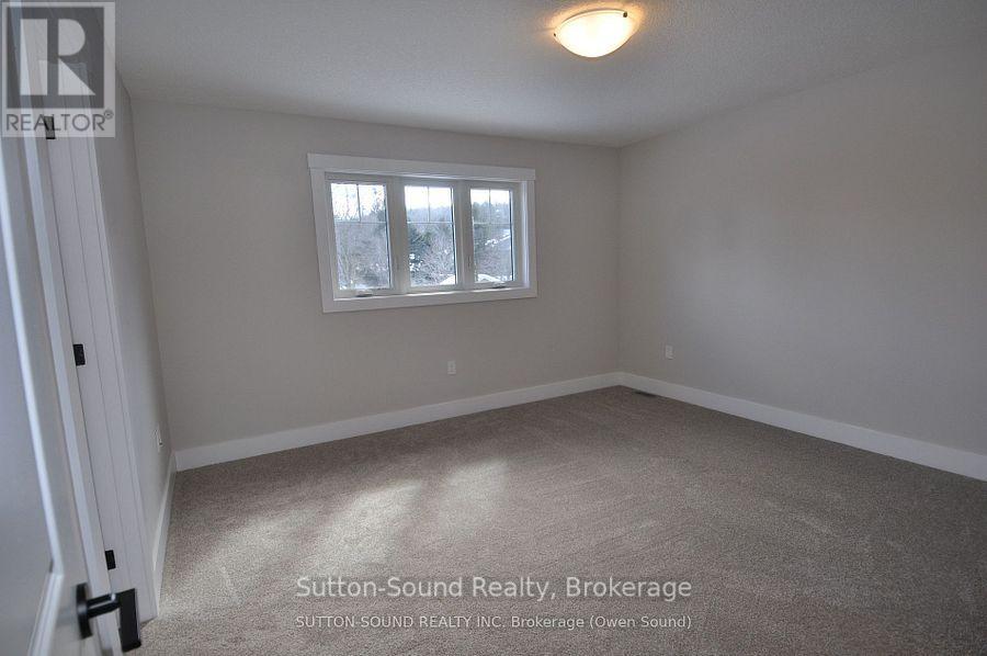 622 8th Street W, Owen Sound, Ontario  N4K 5N3 - Photo 13 - X12661152