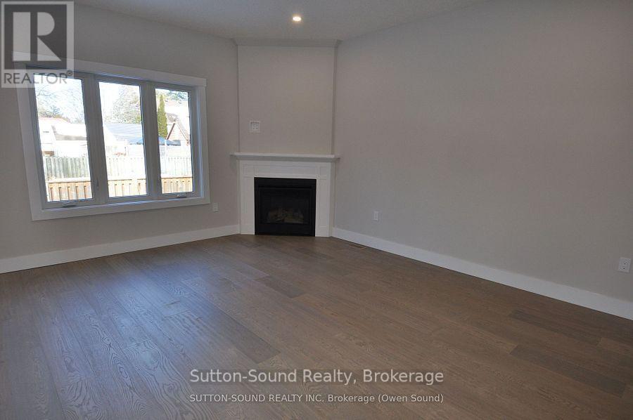 622 8th Street W, Owen Sound, Ontario  N4K 5N3 - Photo 9 - X12661152