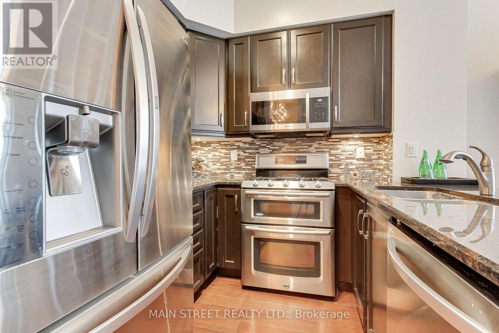 619 - 111 Civic Square Gate, Aurora, Ontario  L4G 0S6 - Photo 11 - N12665370