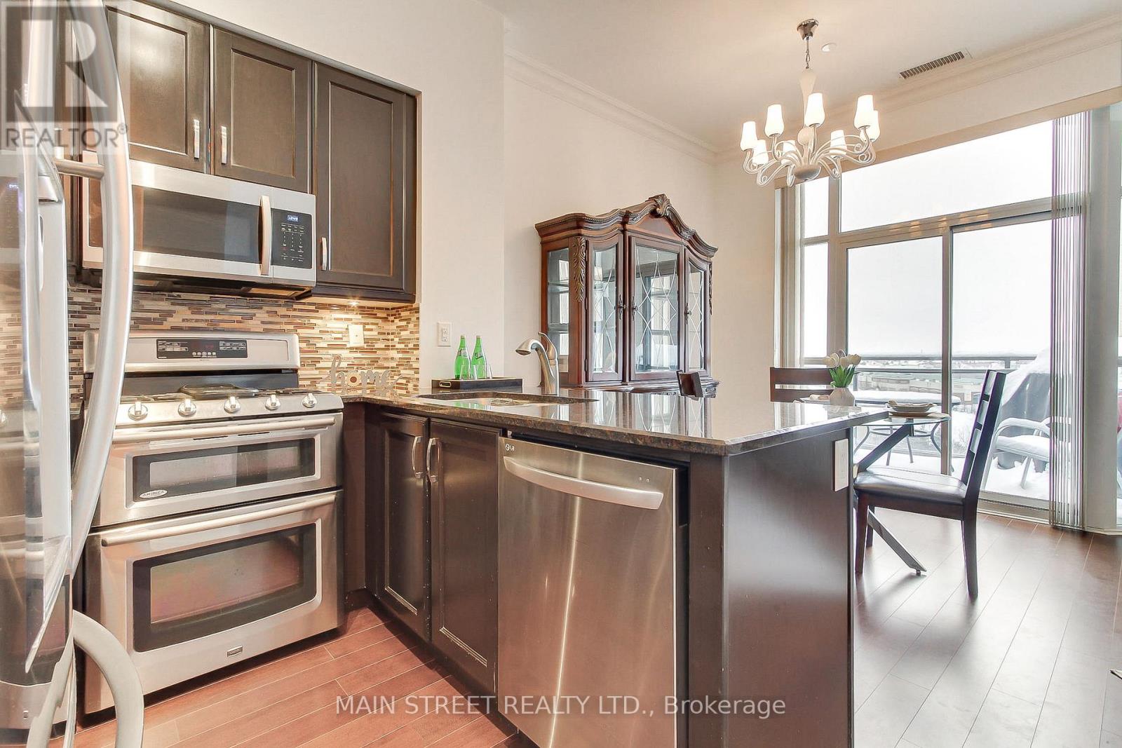 619 - 111 Civic Square Gate, Aurora, Ontario  L4G 0S6 - Photo 12 - N12665370