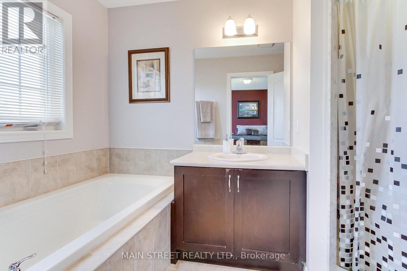 619 - 111 Civic Square Gate, Aurora, Ontario  L4G 0S6 - Photo 23 - N12665370