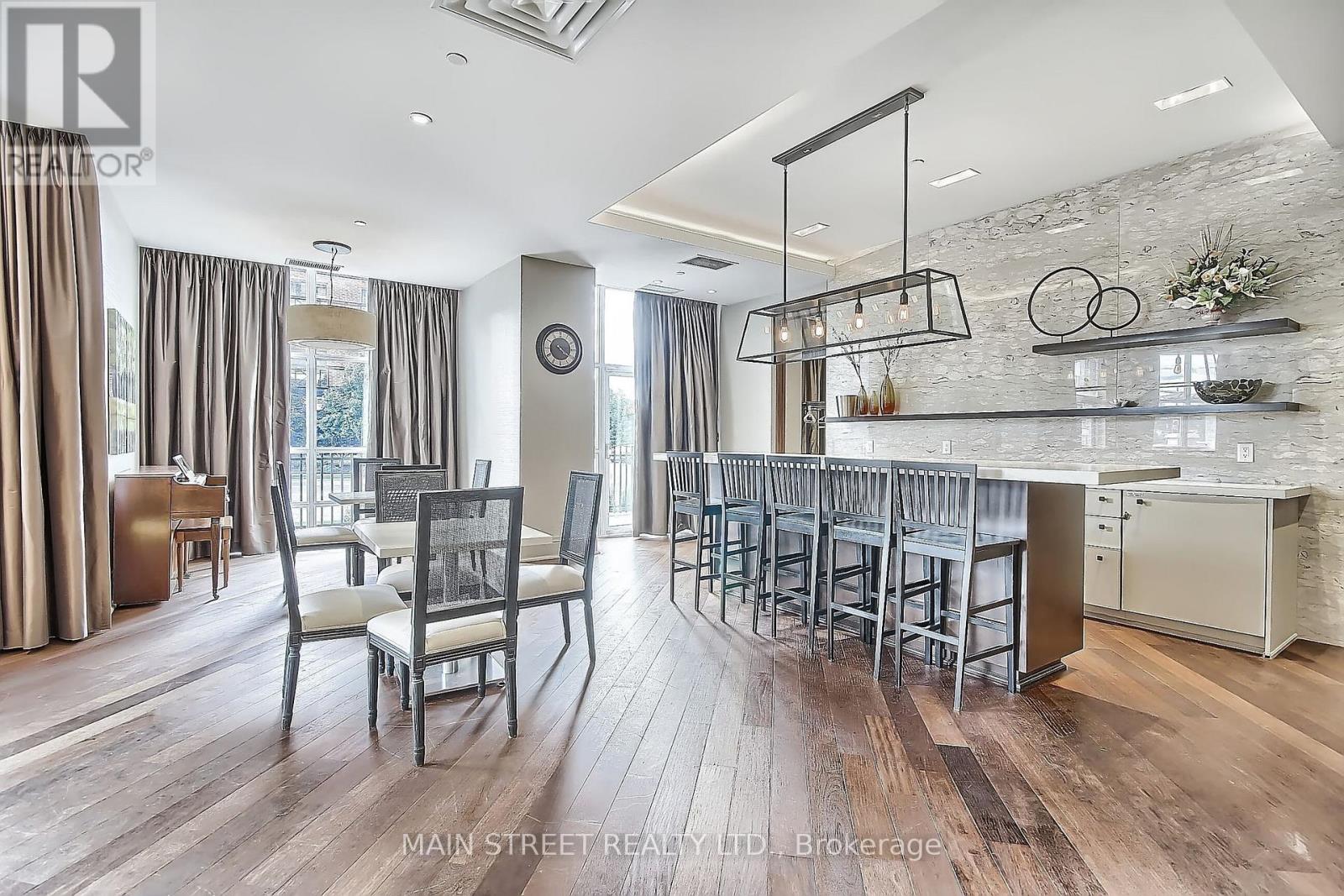 619 - 111 Civic Square Gate, Aurora, Ontario  L4G 0S6 - Photo 33 - N12665370