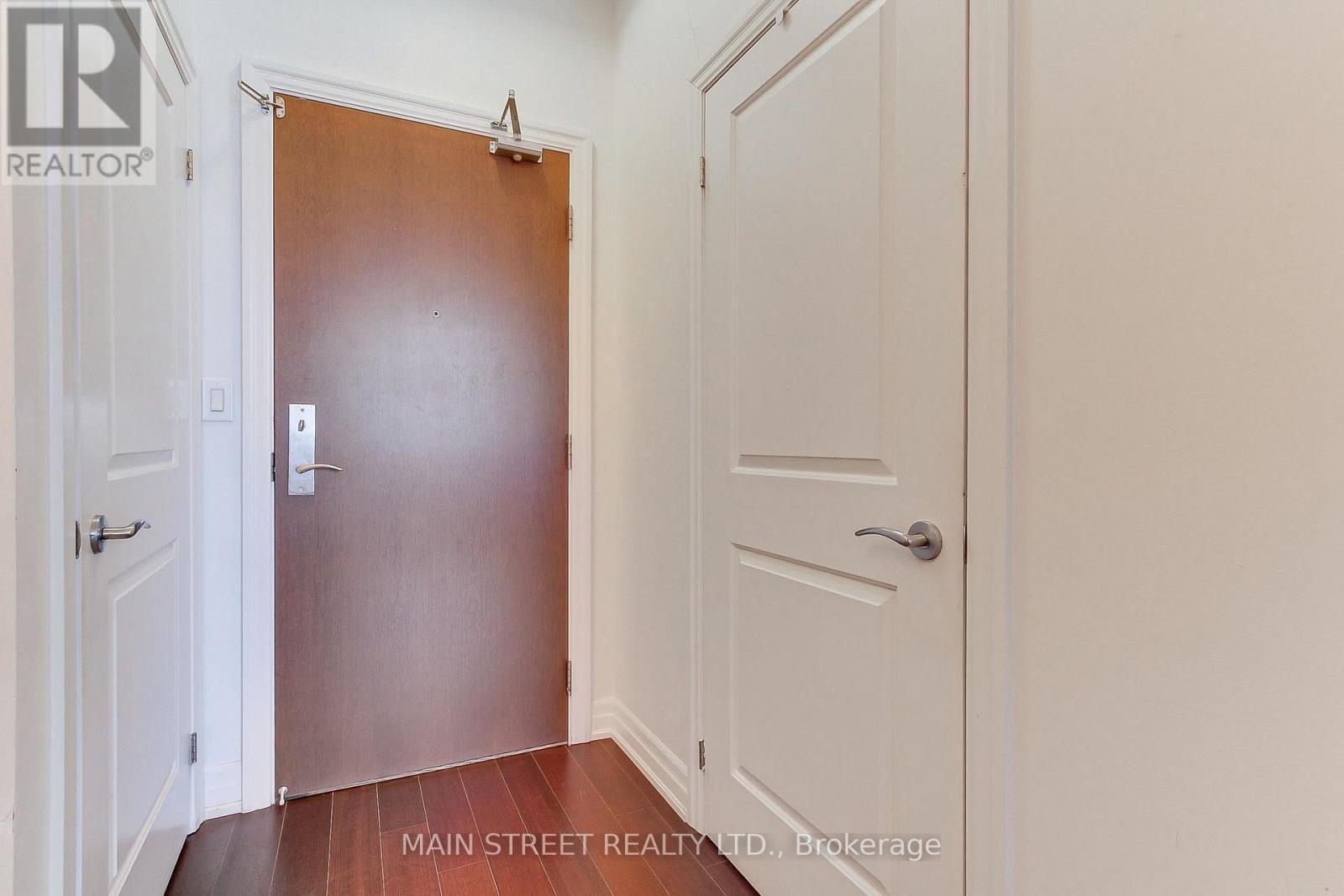 619 - 111 Civic Square Gate, Aurora, Ontario  L4G 0S6 - Photo 7 - N12665370