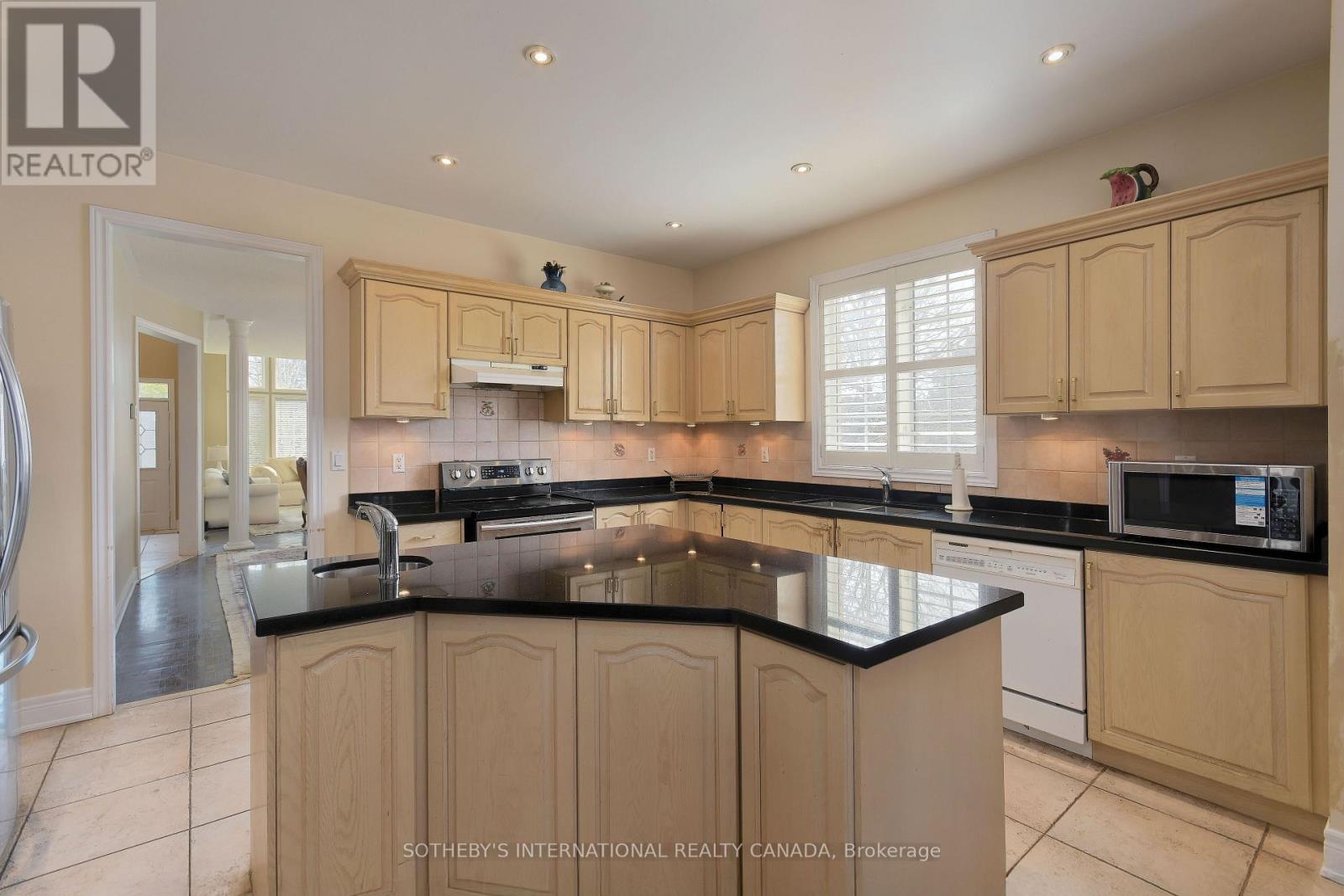 110 Velmar Drive, Vaughan, Ontario  L4L 8W4 - Photo 16 - N12665466