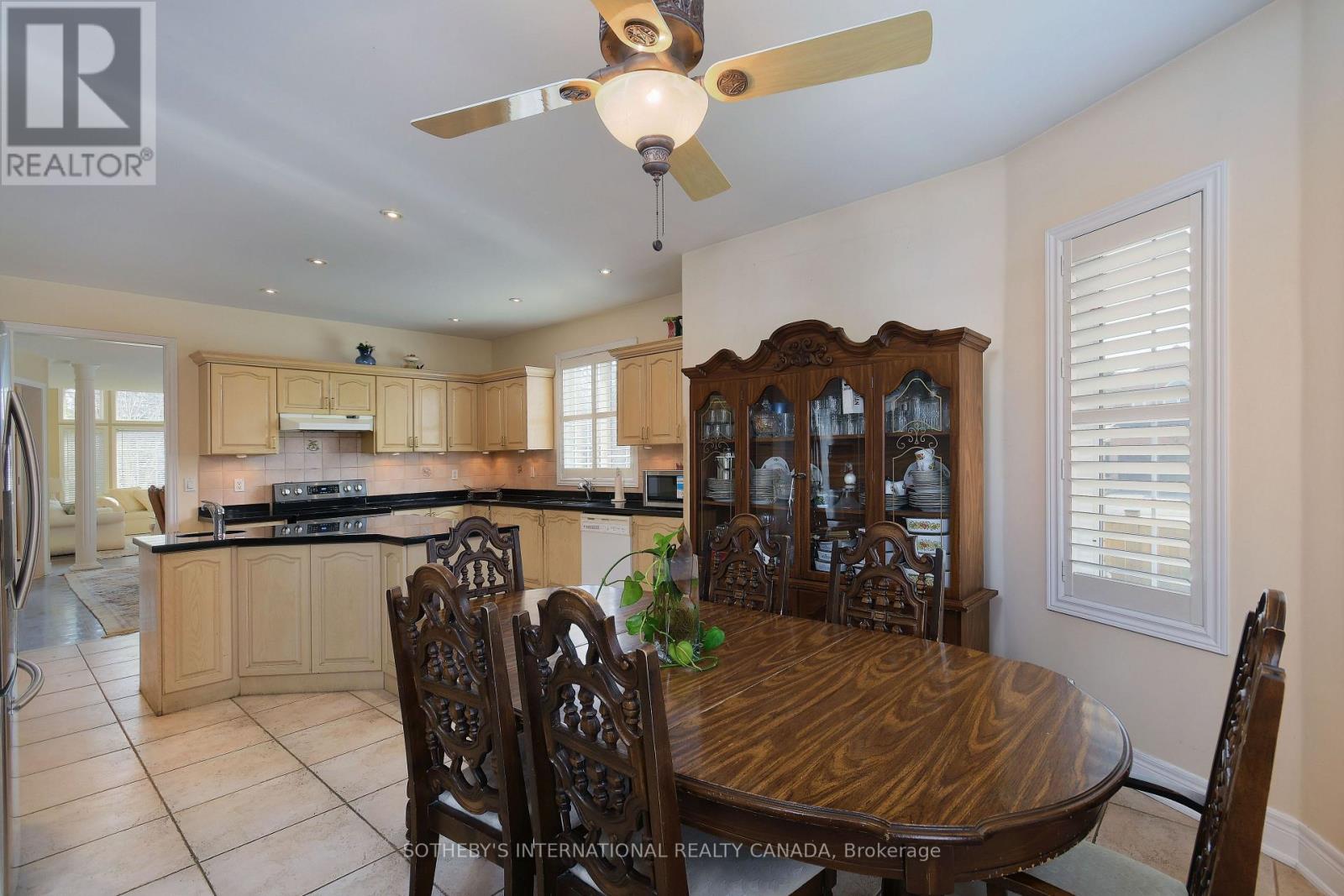 110 Velmar Drive, Vaughan, Ontario  L4L 8W4 - Photo 18 - N12665466