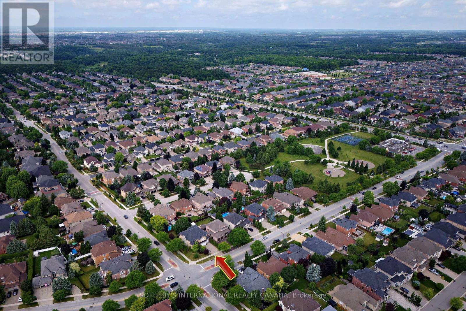 110 Velmar Drive, Vaughan, Ontario  L4L 8W4 - Photo 2 - N12665466