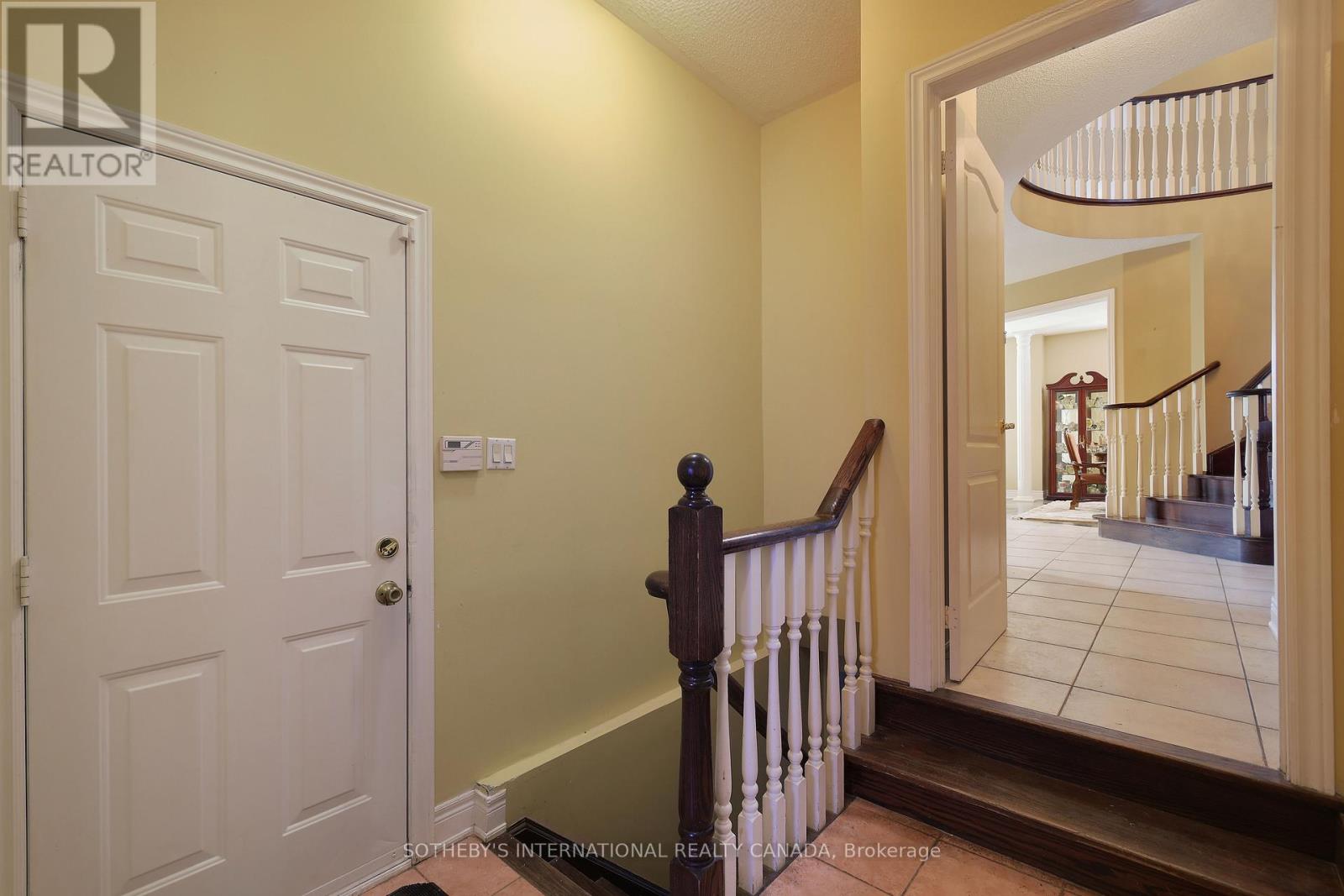 110 Velmar Drive, Vaughan, Ontario  L4L 8W4 - Photo 39 - N12665466