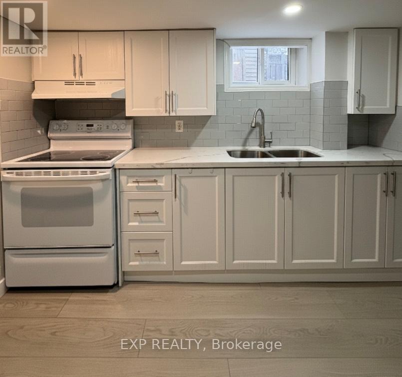 B - 70 MARLIN COURT, newmarket (bristol-london), Ontario