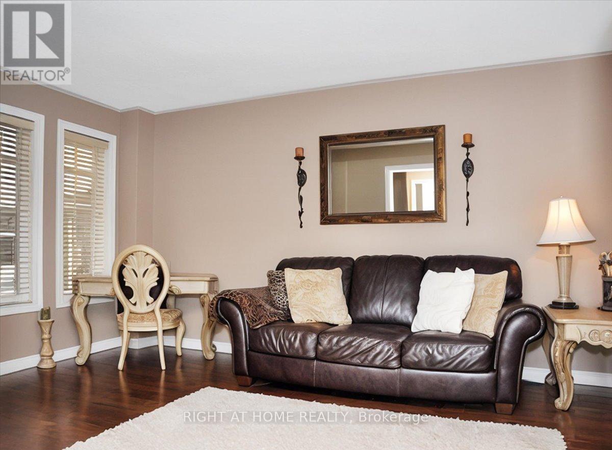 7 Michael Crescent, Barrie, Ontario  L4M 6Y9 - Photo 8 - S12665574