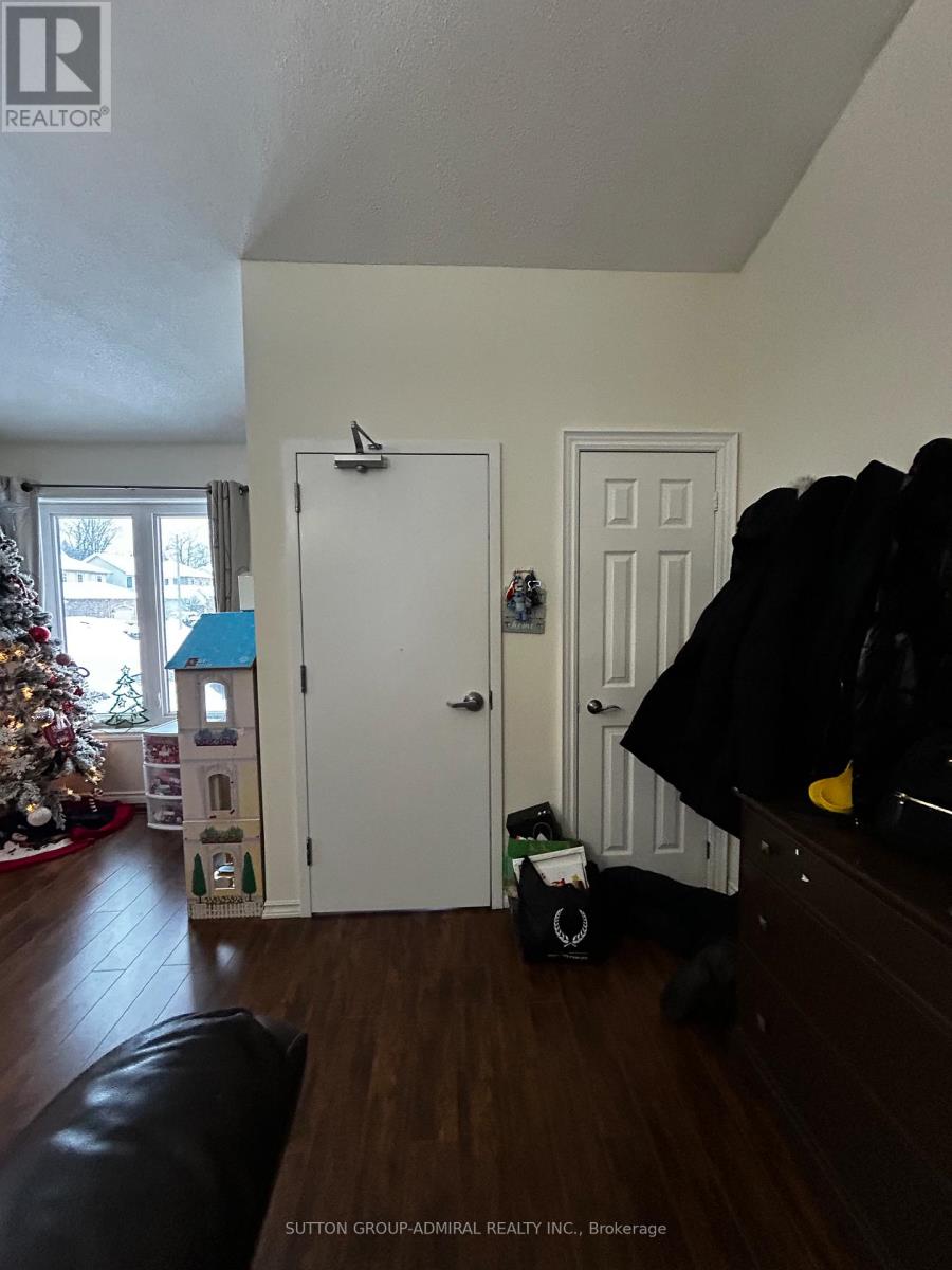 64 Copeman Crescent, Barrie (Painswick North), Ontario  L4N 8B4 - Photo 8 - S12665662