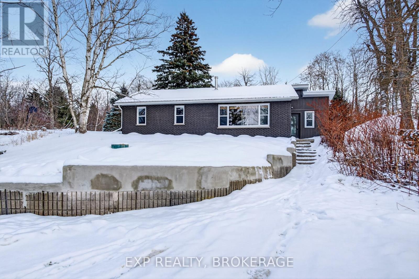 6402 PERTH ROAD, Frontenac, Ontario