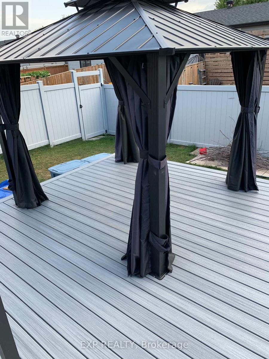 220 Capri Avenue, Russell, Ontario K0A 1W0 - Photo 15 - X12664076