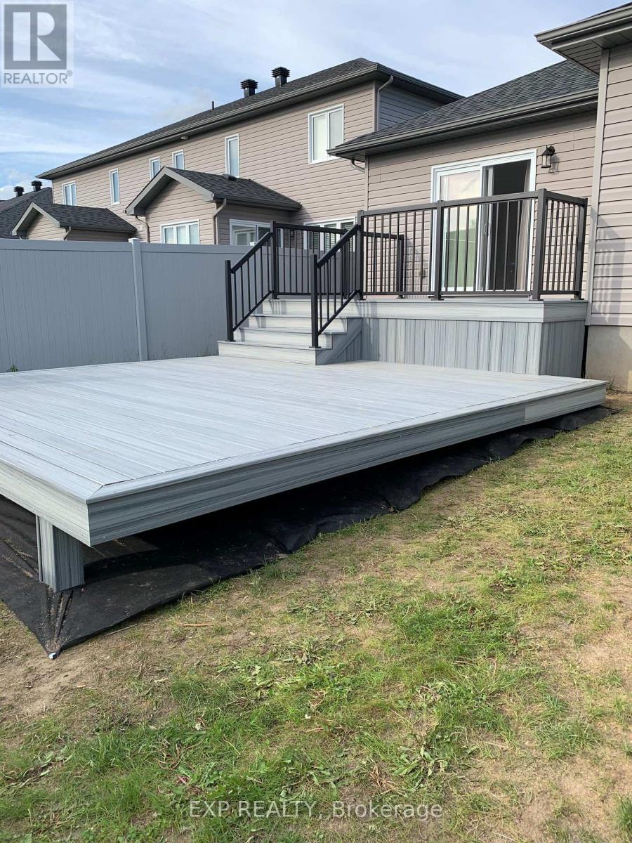 220 Capri Avenue, Russell, Ontario K0A 1W0 - Photo 16 - X12664076