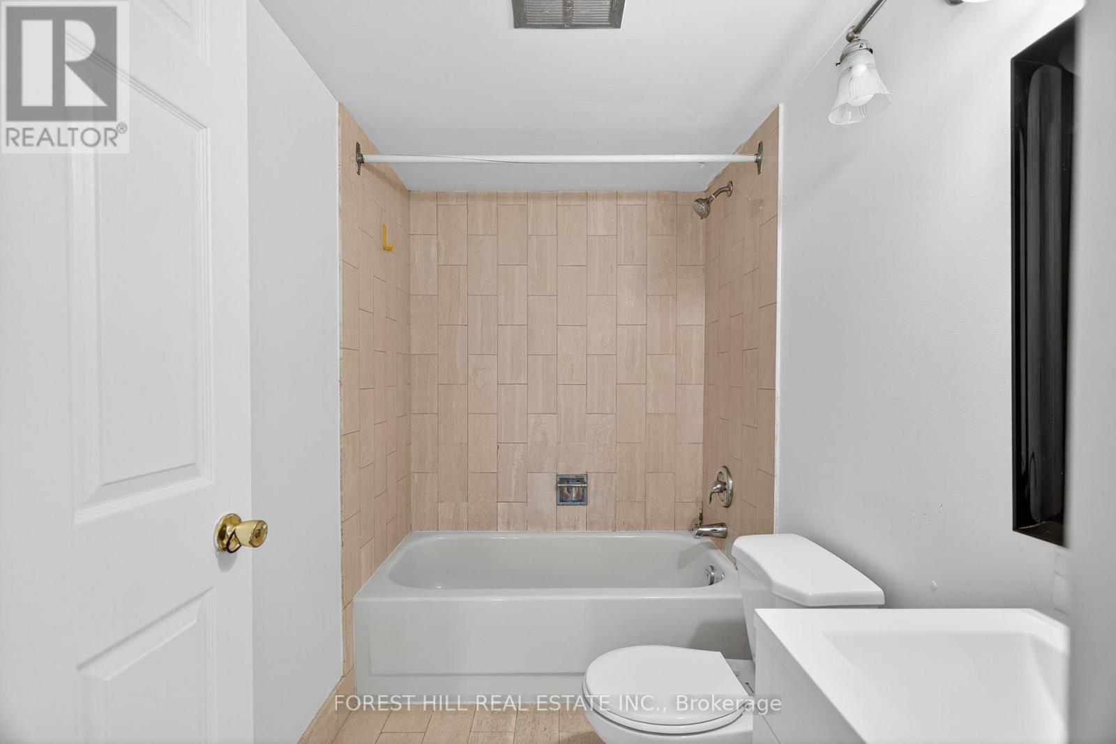 210 - 285 Enfield Place N, Mississauga, Ontario  L5B 3Y6 - Photo 20 - W12665380