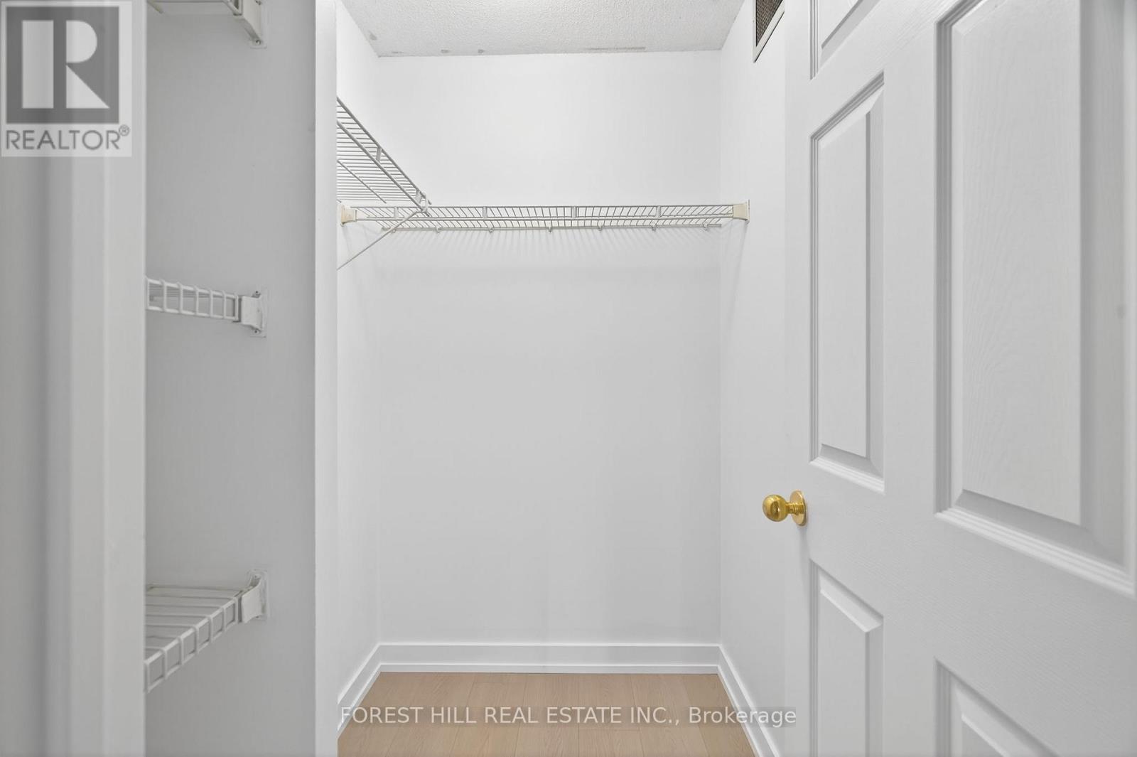 210 - 285 Enfield Place N, Mississauga, Ontario  L5B 3Y6 - Photo 21 - W12665380